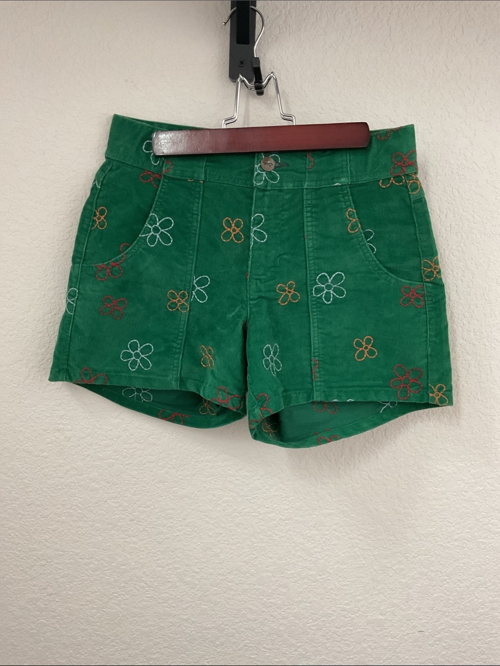 Toad & Co Green Corduroy Embroidered Flower Shorts - Size 2